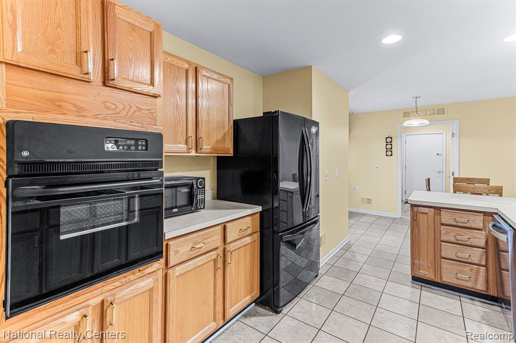 21292 JUNIPER, Farmington Hills, MI 48336 — Photo 17