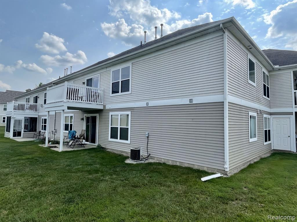 709 FIELDSTONE Circle W, 21, Chelsea, MI 48118 — Photo 2