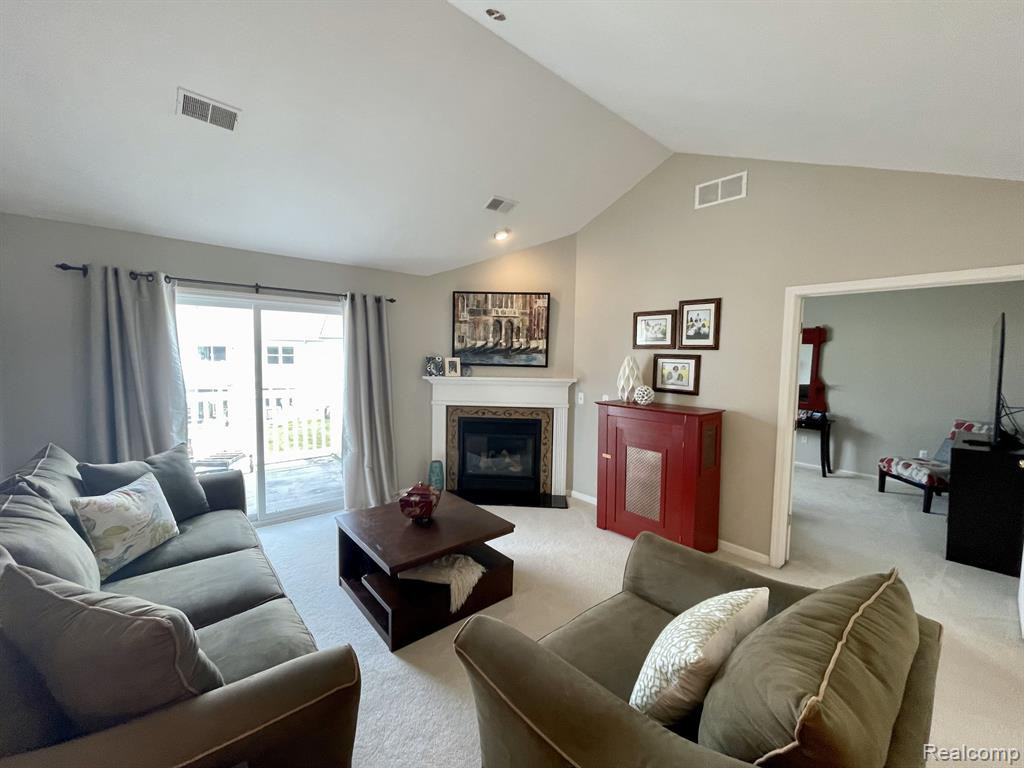 709 FIELDSTONE Circle W, 21, Chelsea, MI 48118 — Photo 4