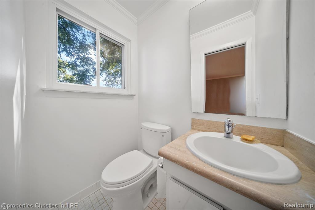 478 WOLVERINE Drive, Wolverine Lake, MI 48390 — Photo 14