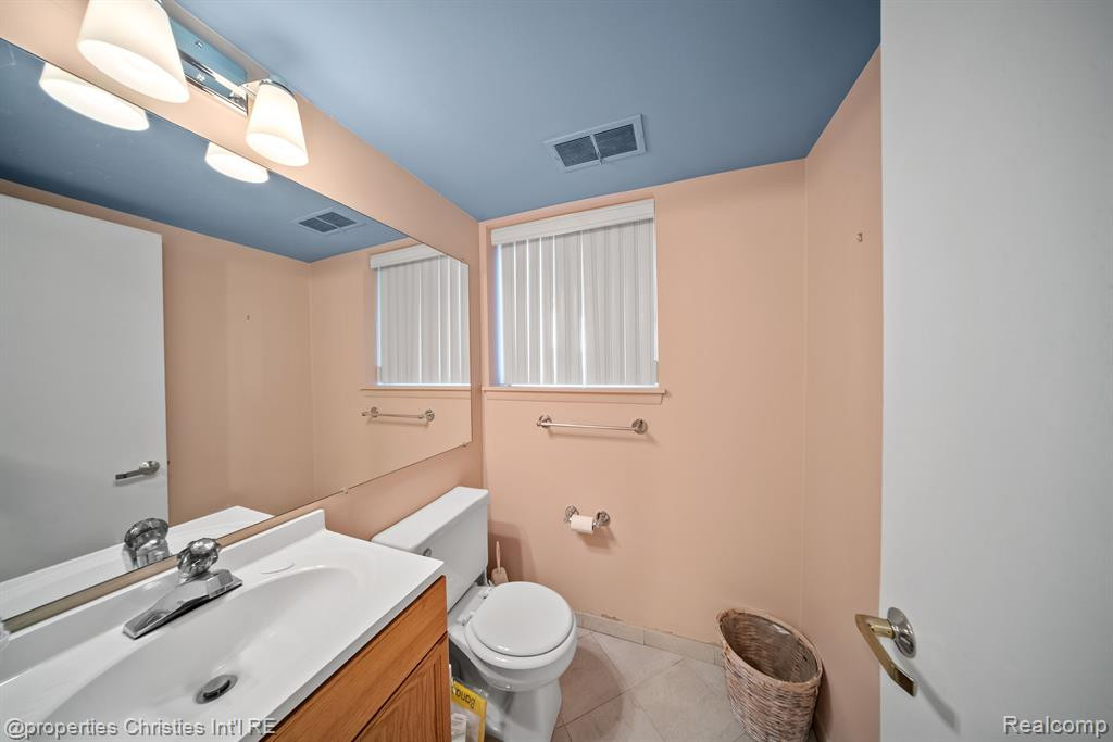 478 WOLVERINE Drive, Wolverine Lake, MI 48390 — Photo 22