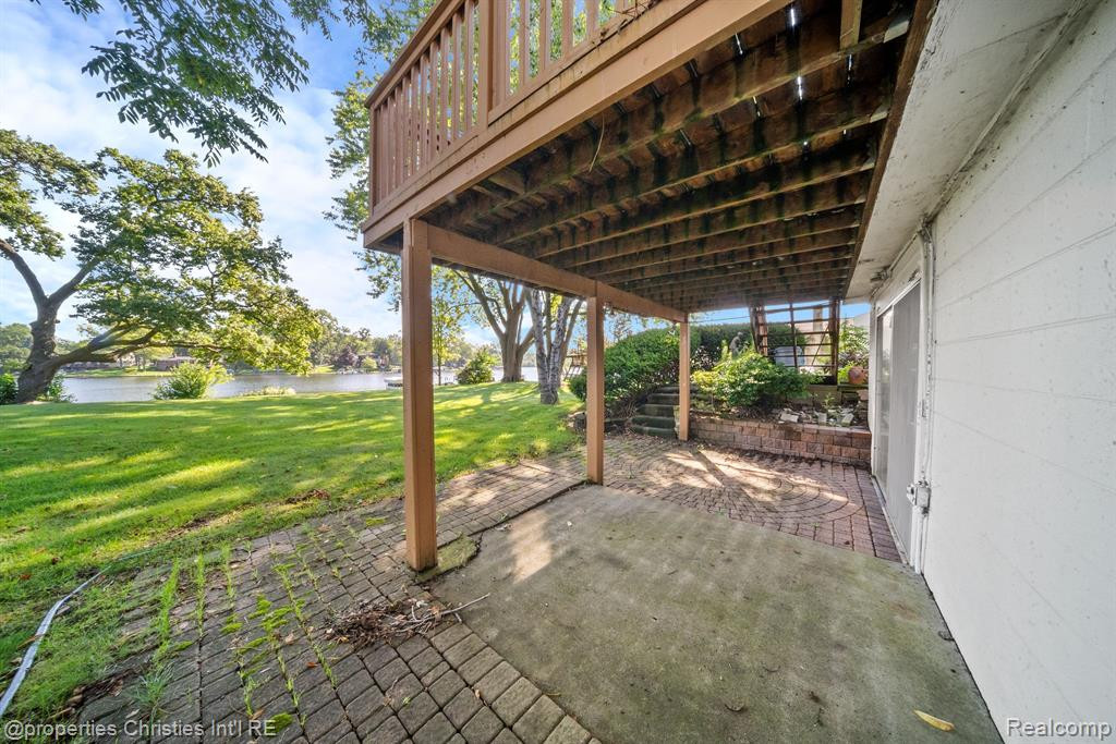 478 WOLVERINE Drive, Wolverine Lake, MI 48390 — Photo 29
