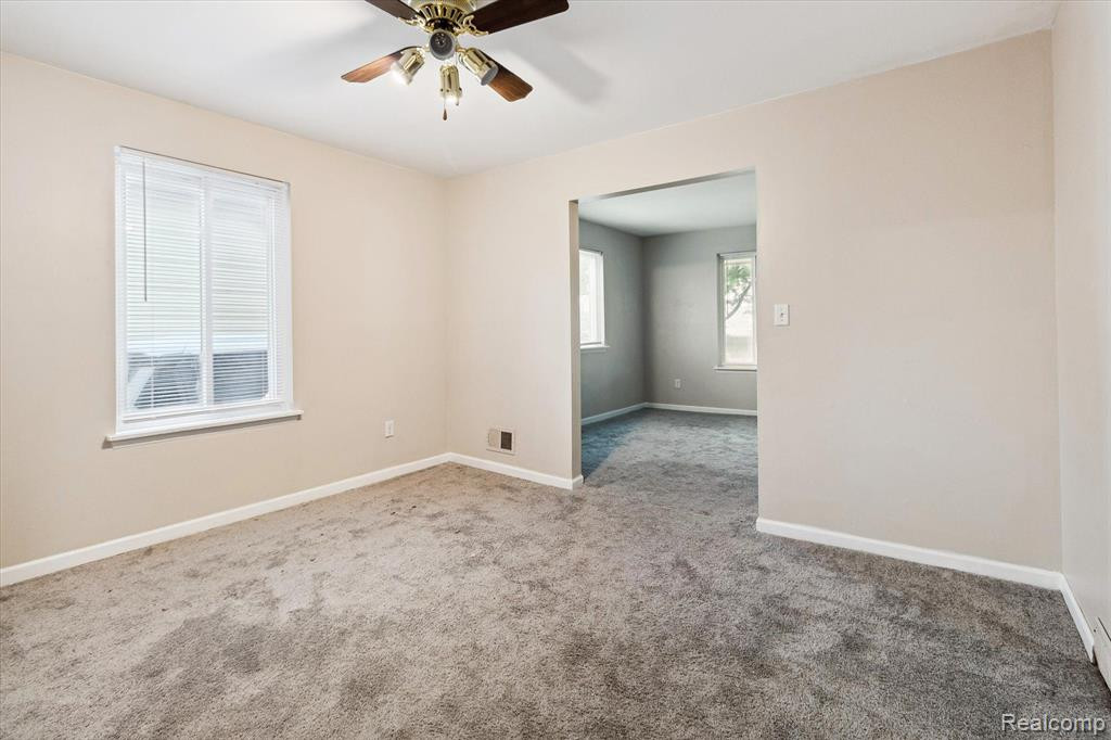 7591 PAIGE Avenue, Warren, MI 48091 — Photo 5