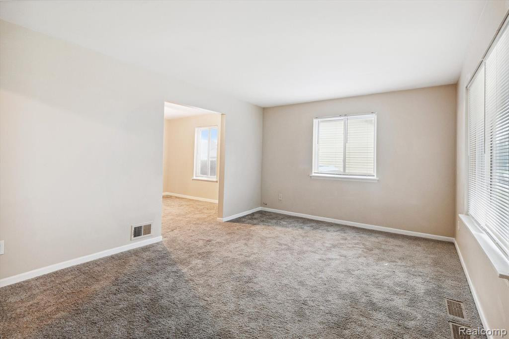 7591 PAIGE Avenue, Warren, MI 48091 — Photo 7