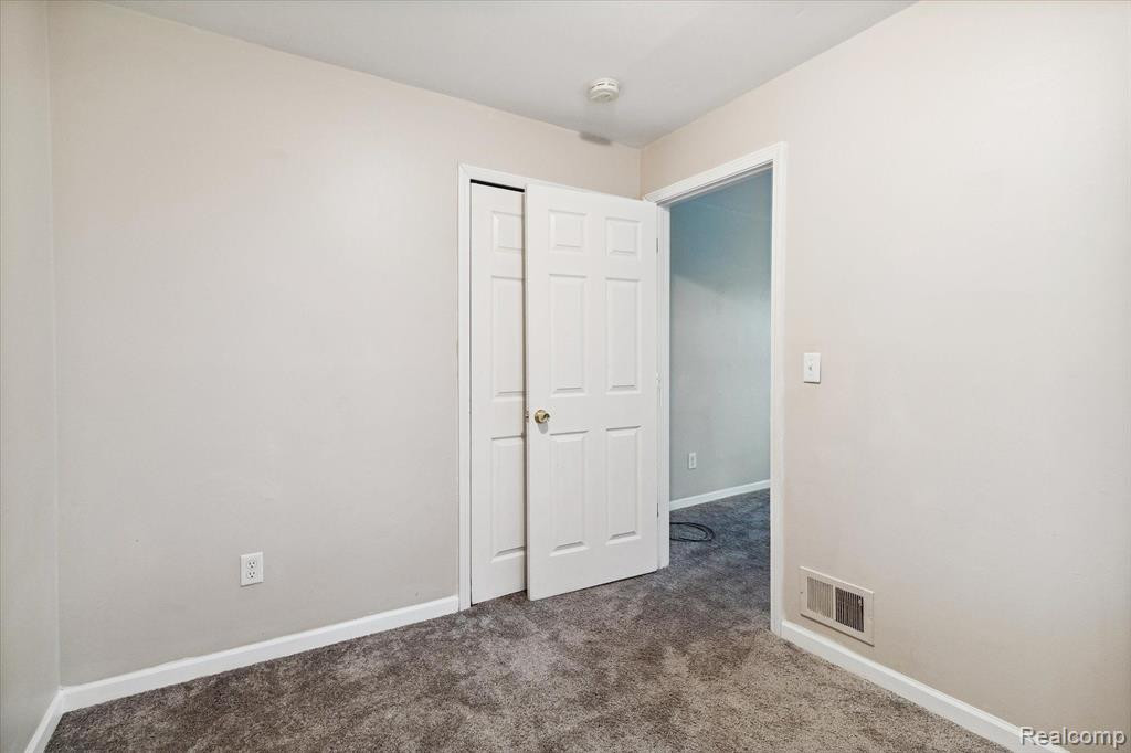 7591 PAIGE Avenue, Warren, MI 48091 — Photo 13