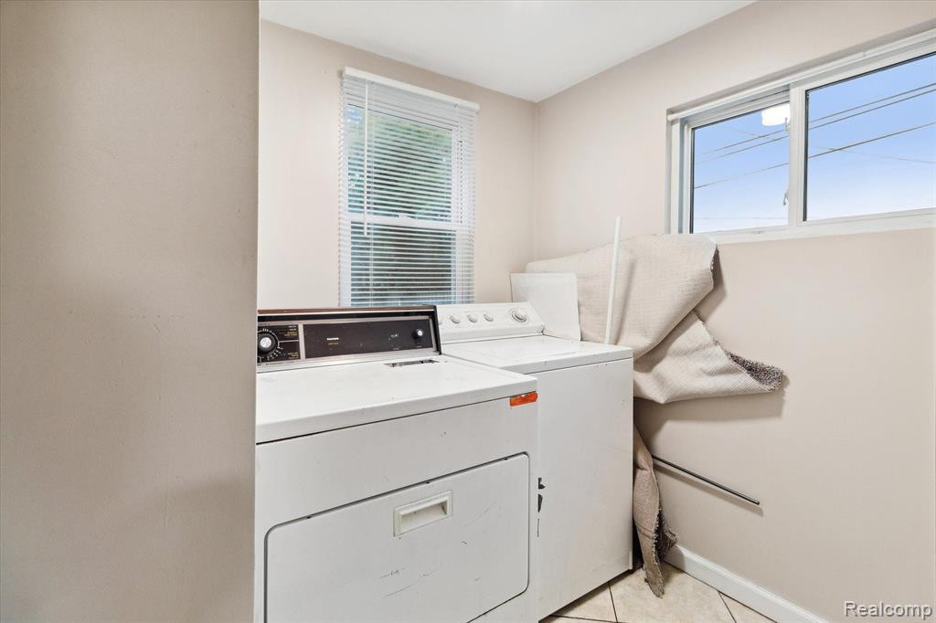 7591 PAIGE Avenue, Warren, MI 48091 — Photo 14
