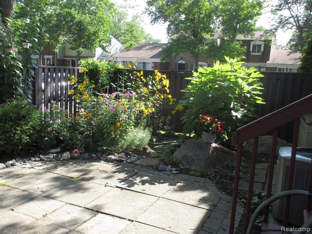 1920 Torquay, 172, Royal Oak, MI 48073 — Photo 8