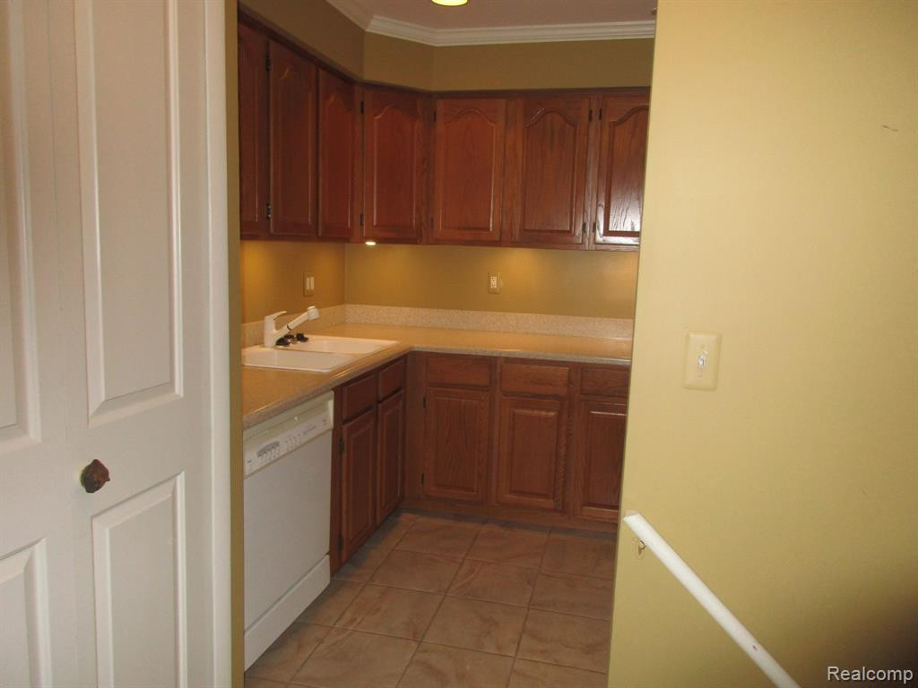 1920 Torquay, 172, Royal Oak, MI 48073 — Photo 24