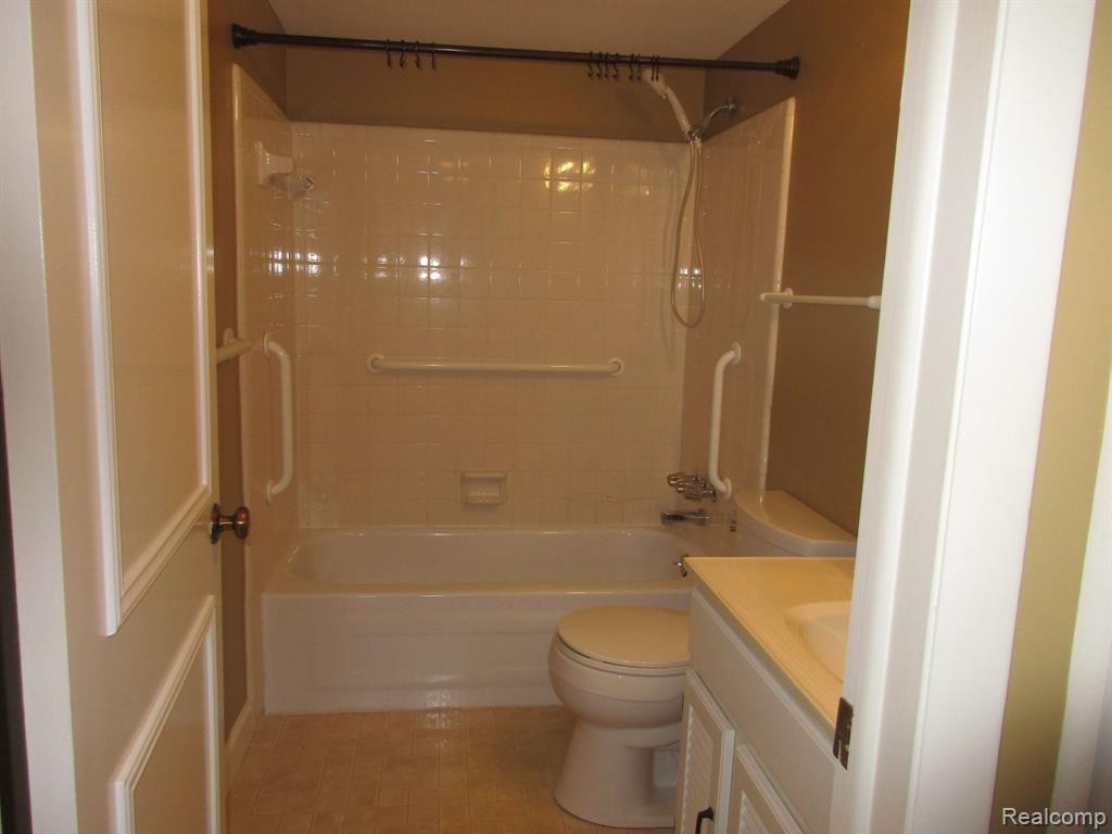 1920 Torquay, 172, Royal Oak, MI 48073 — Photo 25