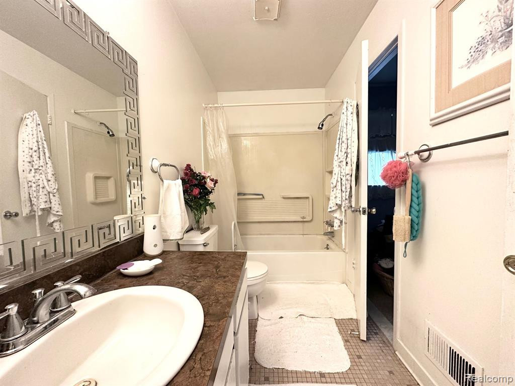 5903 BIG PINE Court, Ypsilanti, MI 48197 — Photo 10