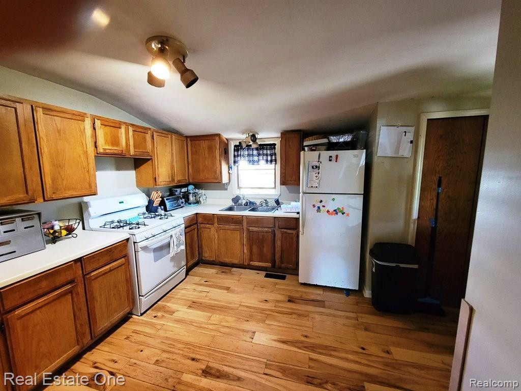 5730 Benson Street, Otter Lake, MI 48464 — Photo 10