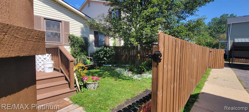 2862 ROUNDTREE Boulevard, Ypsilanti, MI 48197 — Photo 2