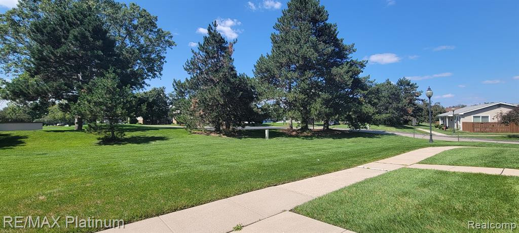 2862 ROUNDTREE Boulevard, Ypsilanti, MI 48197 — Photo 3
