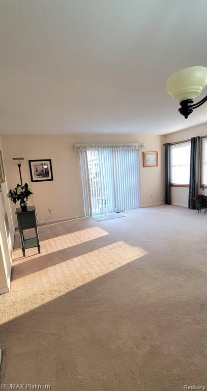 2862 ROUNDTREE Boulevard, Ypsilanti, MI 48197 — Photo 5