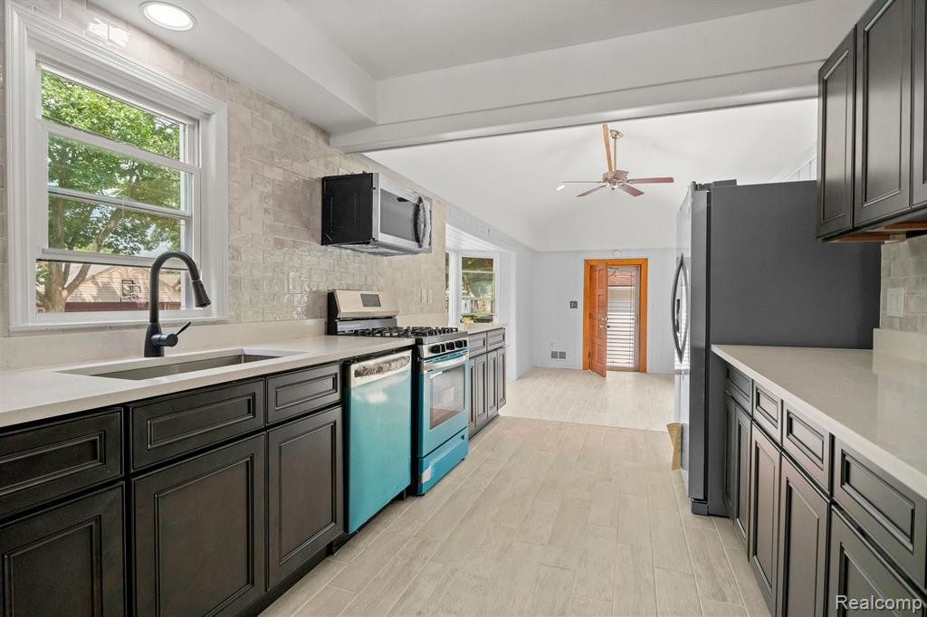 460 N FRANKLIN Street, Dearborn, MI 48128 — Photo 5