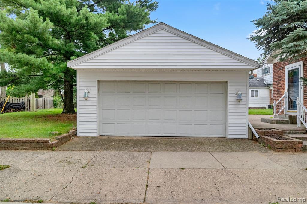 460 N FRANKLIN Street, Dearborn, MI 48128 — Photo 16