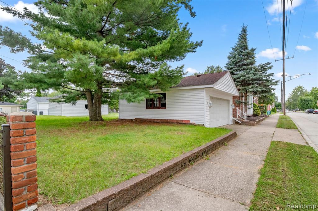 460 N FRANKLIN Street, Dearborn, MI 48128 — Photo 17