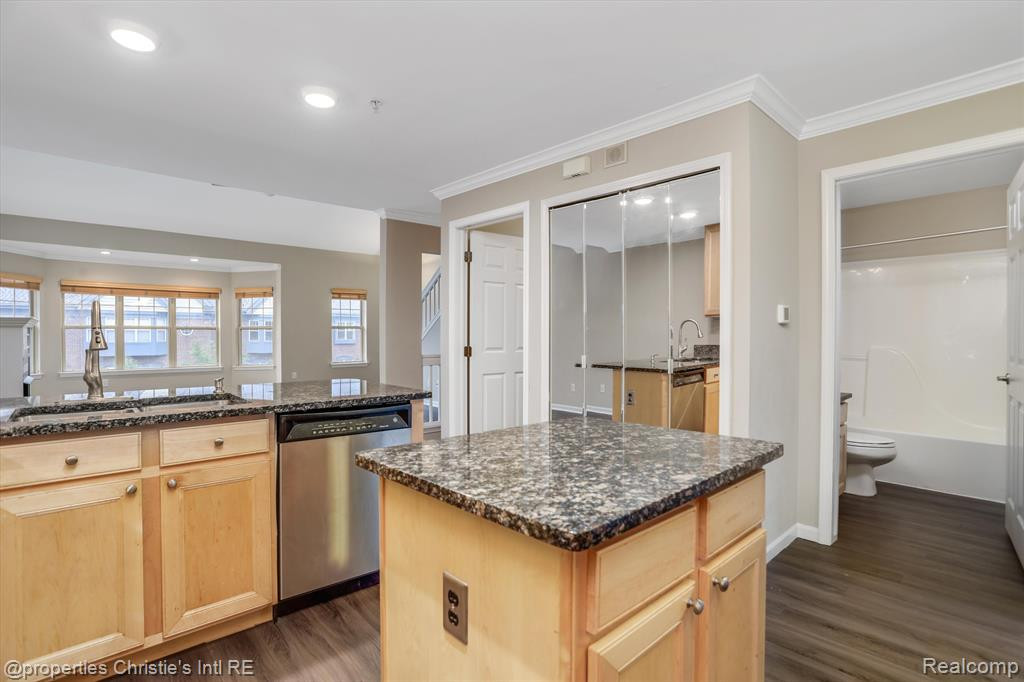 54 Adelaide Street, Detroit, MI 48201 — Photo 11