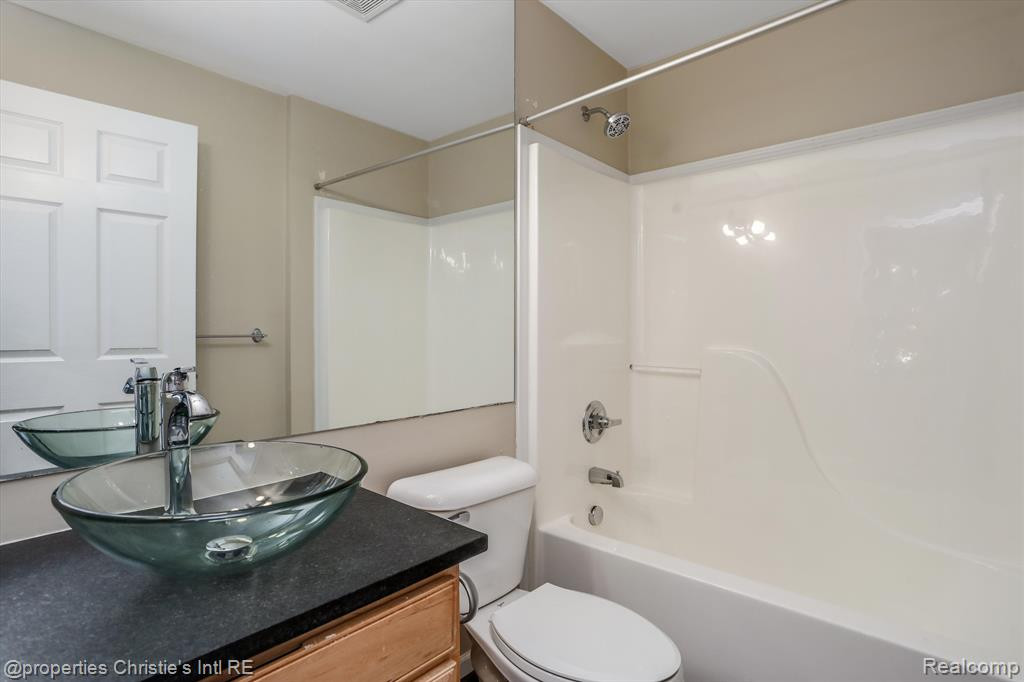 54 Adelaide Street, Detroit, MI 48201 — Photo 16