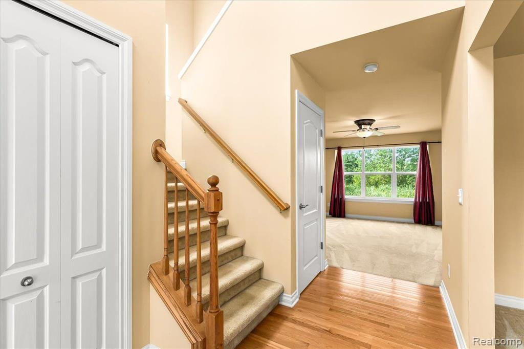 53742 SPRINGWOOD Drive, South Lyon, MI 48178 — Photo 4
