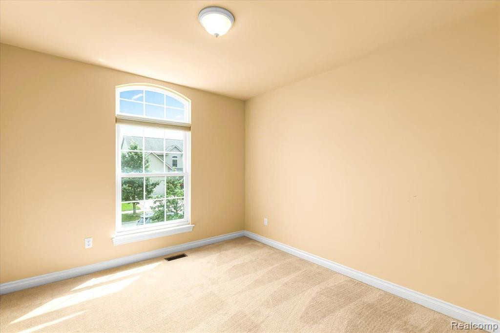 53742 SPRINGWOOD Drive, South Lyon, MI 48178 — Photo 24