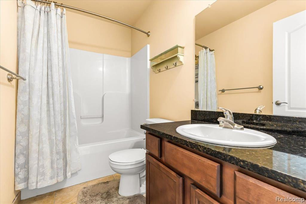 53742 SPRINGWOOD Drive, South Lyon, MI 48178 — Photo 25