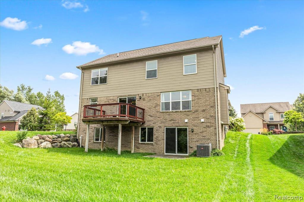 53742 SPRINGWOOD Drive, South Lyon, MI 48178 — Photo 30
