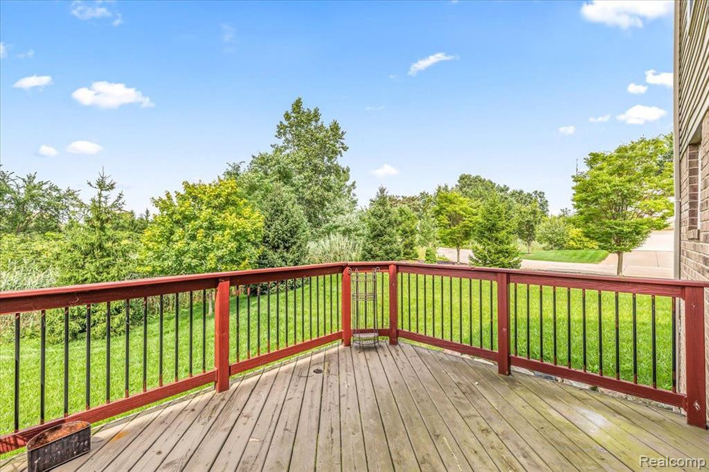 53742 SPRINGWOOD Drive, South Lyon, MI 48178 — Photo 31