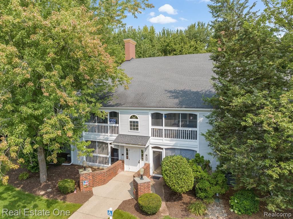 1219 CURZON Court, 201, Howell, MI 48843 — Photo 2