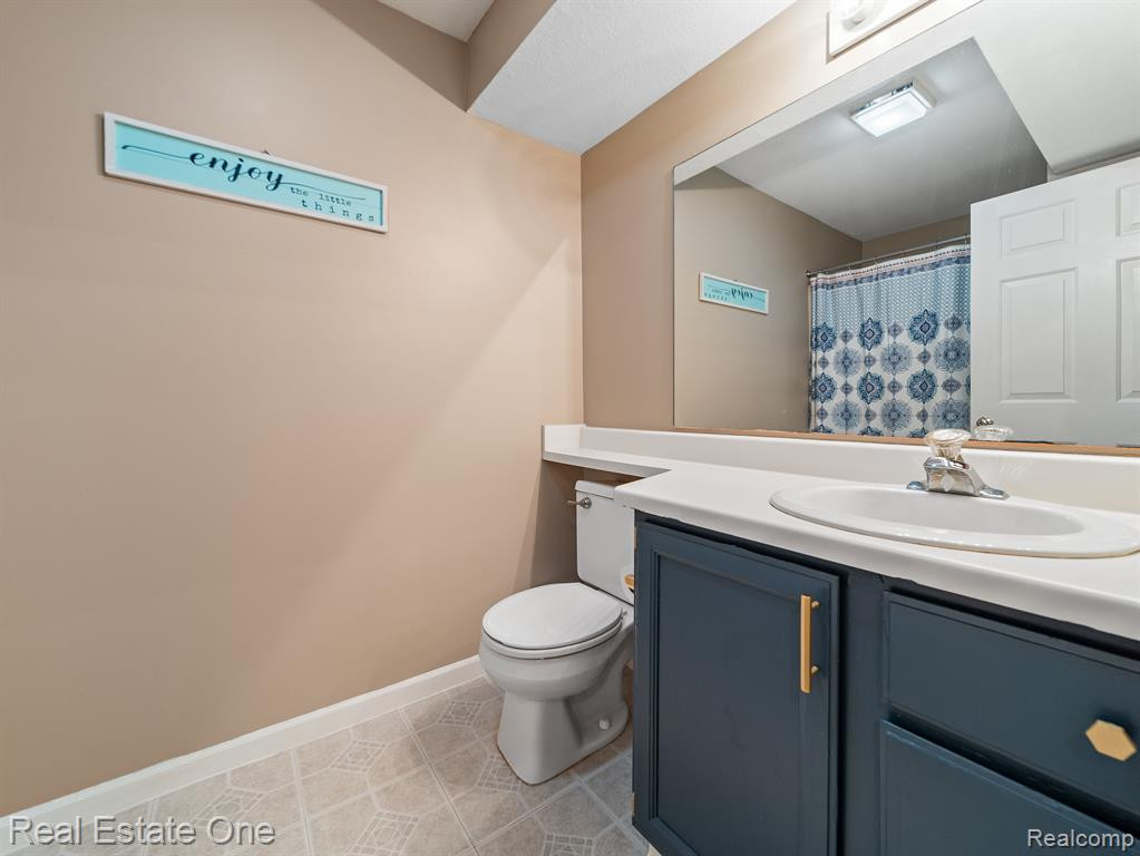 1219 CURZON Court, 201, Howell, MI 48843 — Photo 12