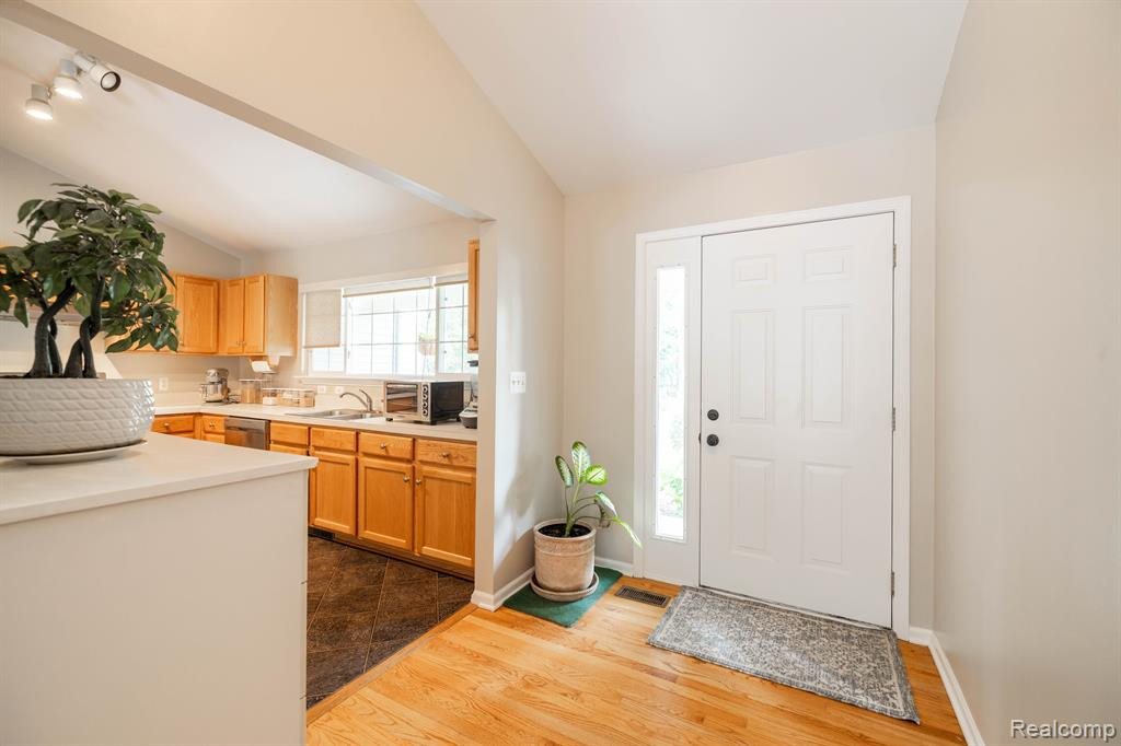 3090 LORRAINE Street, Ann Arbor, MI 48108 — Photo 4