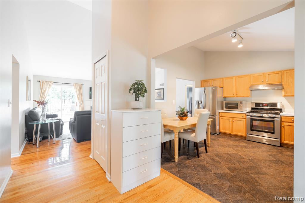 3090 LORRAINE Street, Ann Arbor, MI 48108 — Photo 5
