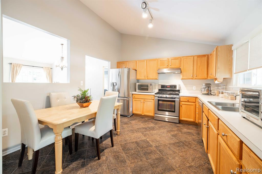 3090 LORRAINE Street, Ann Arbor, MI 48108 — Photo 6
