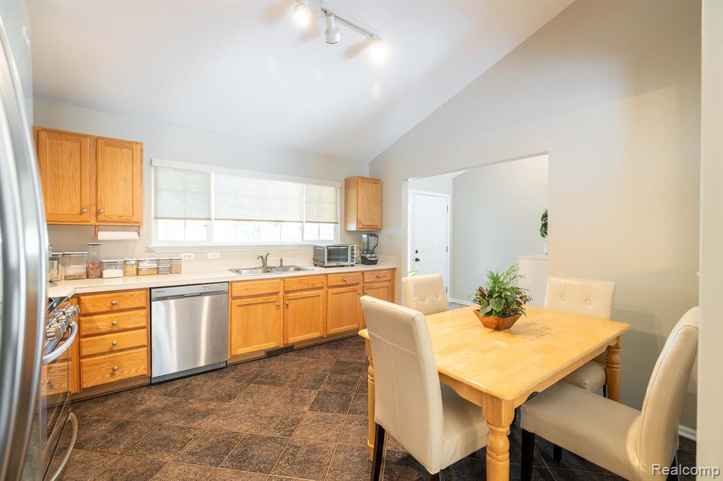 3090 LORRAINE Street, Ann Arbor, MI 48108 — Photo 10
