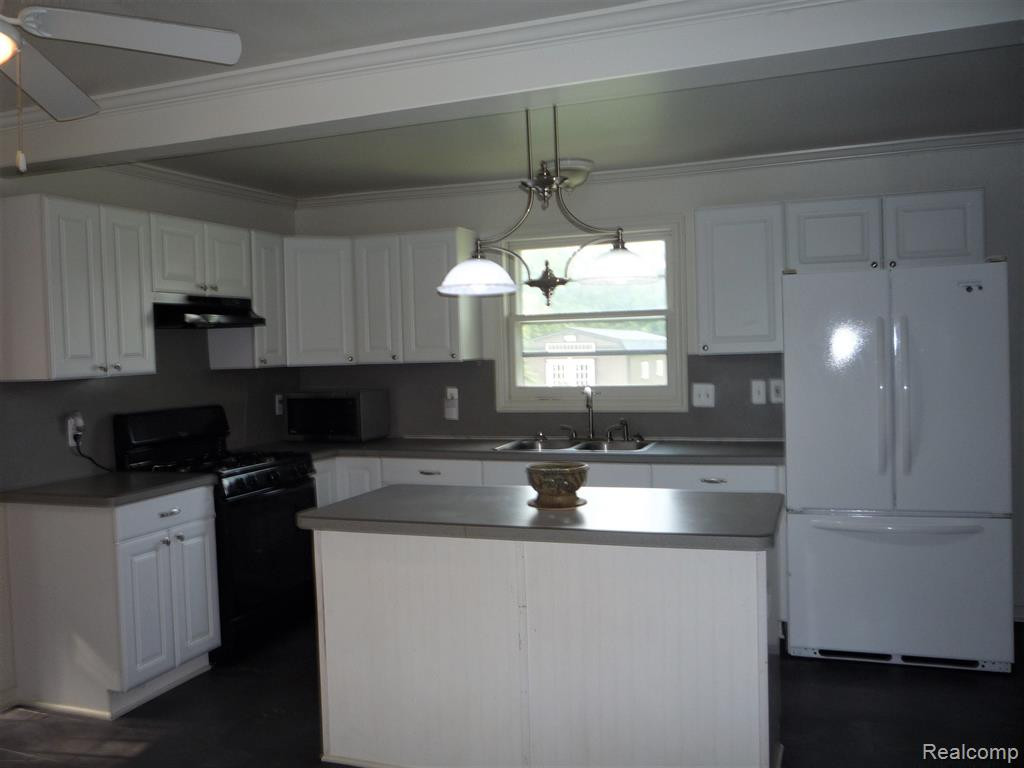 100 W High Street, Metamora, MI 48455 — Photo 4