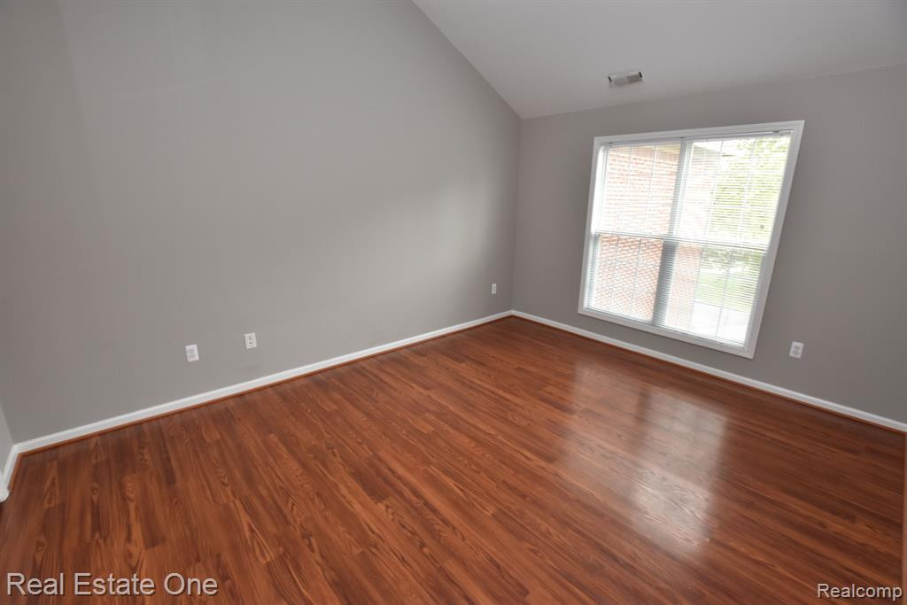 28101 CARLTON WAY Drive, Novi, MI 48377 — Photo 14