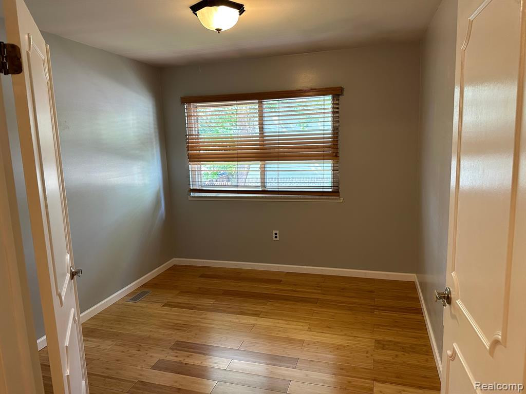 1972 RIDGE, Royal Oak, MI 48073 — Photo 16
