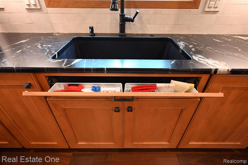 25627 SULLIVAN Lane, Novi, MI — Photo 14
