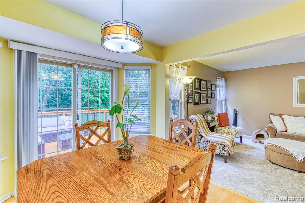 8733 HARDWOOD Drive, Belleville, MI 48111 — Photo 9