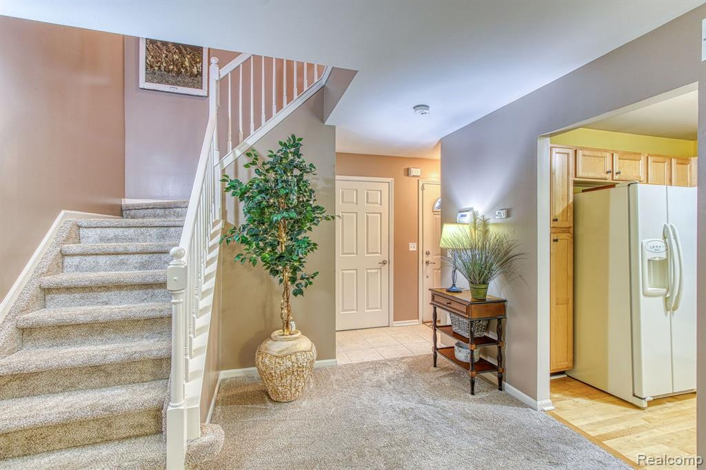 8733 HARDWOOD Drive, Belleville, MI 48111 — Photo 11