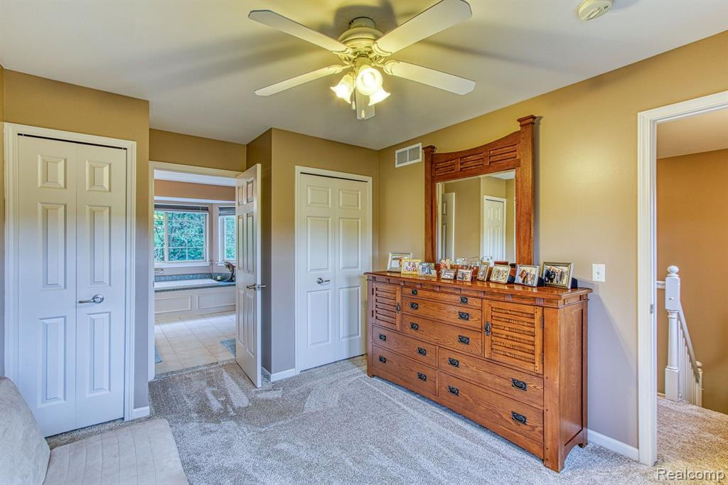 8733 HARDWOOD Drive, Belleville, MI 48111 — Photo 19