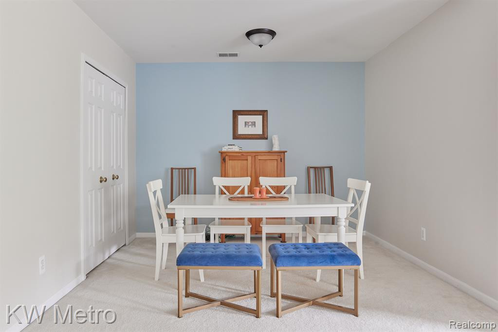 2750 S KNIGHTSBRIDGE Circle, Ann Arbor, MI 48105 — Photo 7