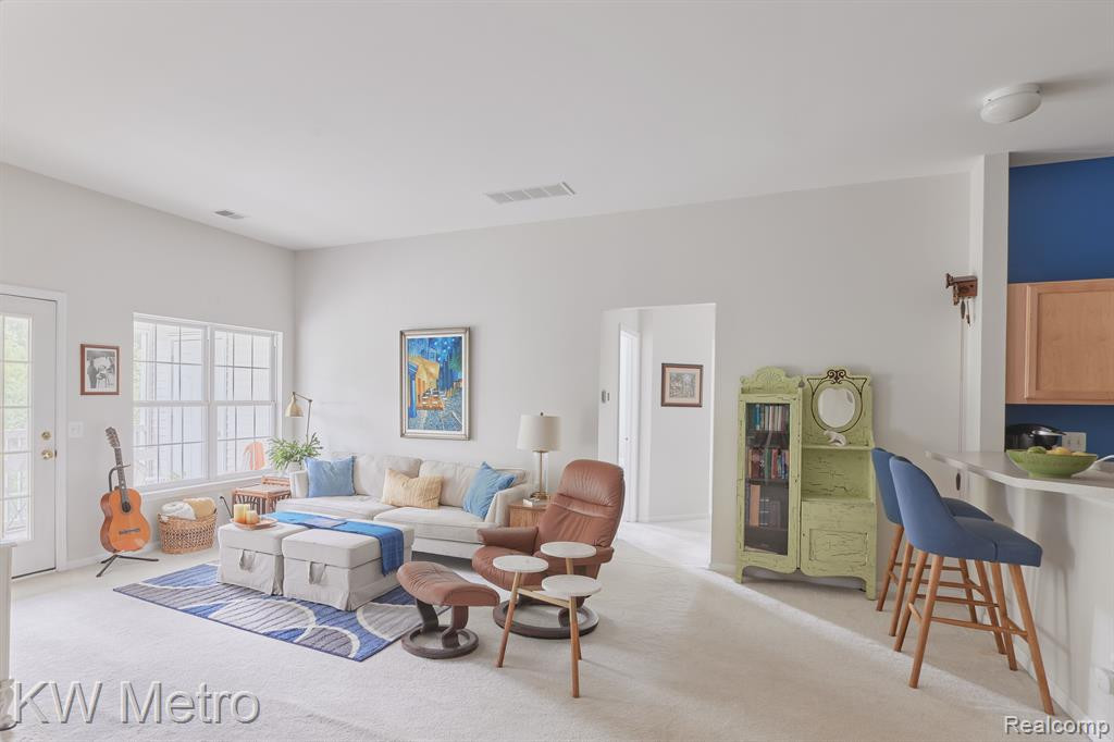 2750 S KNIGHTSBRIDGE Circle, Ann Arbor, MI 48105 — Photo 8