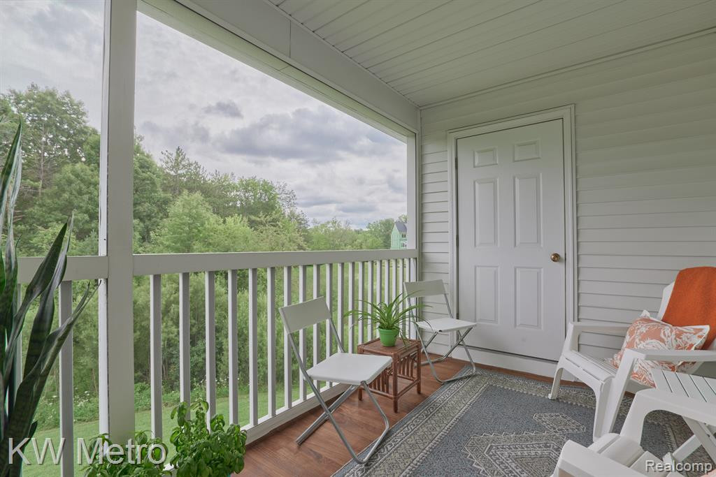2750 S KNIGHTSBRIDGE Circle, Ann Arbor, MI 48105 — Photo 10