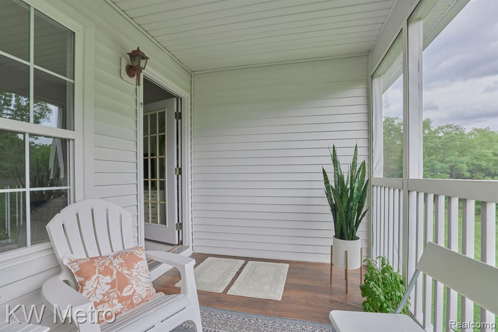 2750 S KNIGHTSBRIDGE Circle, Ann Arbor, MI 48105 — Photo 11