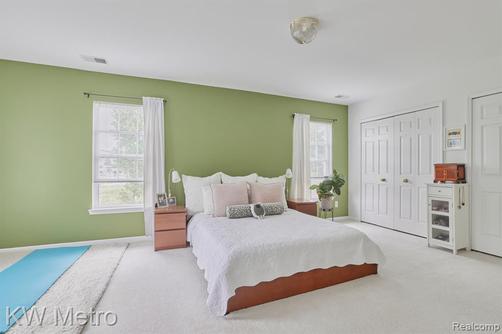2750 S KNIGHTSBRIDGE Circle, Ann Arbor, MI 48105 — Photo 13