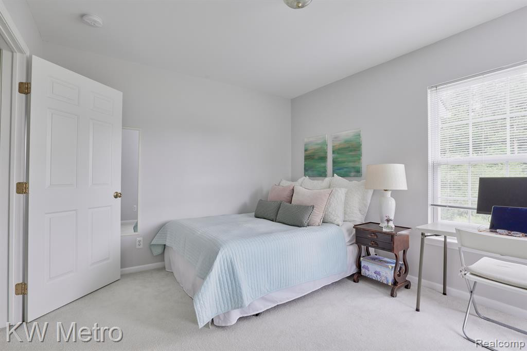 2750 S KNIGHTSBRIDGE Circle, Ann Arbor, MI 48105 — Photo 18