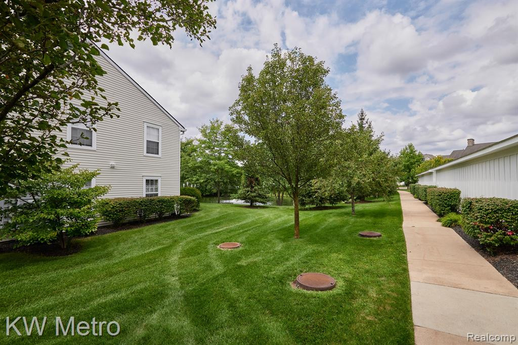 2750 S KNIGHTSBRIDGE Circle, Ann Arbor, MI 48105 — Photo 20