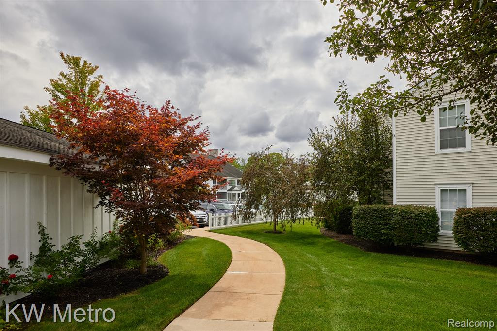 2750 S KNIGHTSBRIDGE Circle, Ann Arbor, MI 48105 — Photo 21