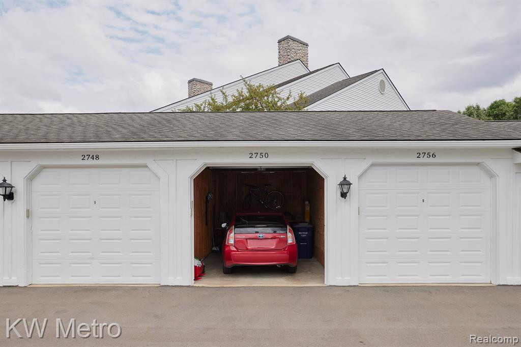 2750 S KNIGHTSBRIDGE Circle, Ann Arbor, MI 48105 — Photo 26
